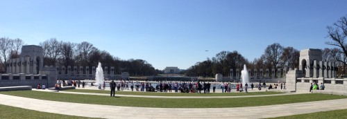 World War !! Memorial and the Lincoln Memorial